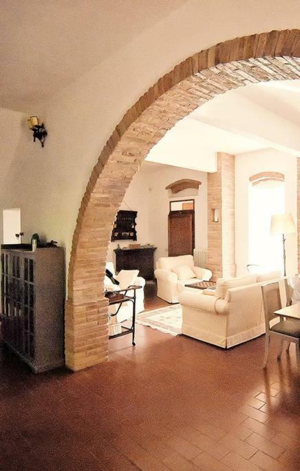 Stunning Country House Overlooking Tuscany Hills Lorenzana Екстер'єр фото
